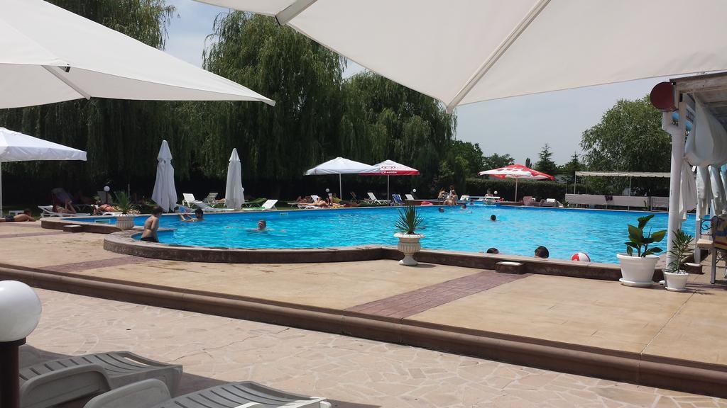 Complex Racic Hotel Voyvodinovo Luaran gambar