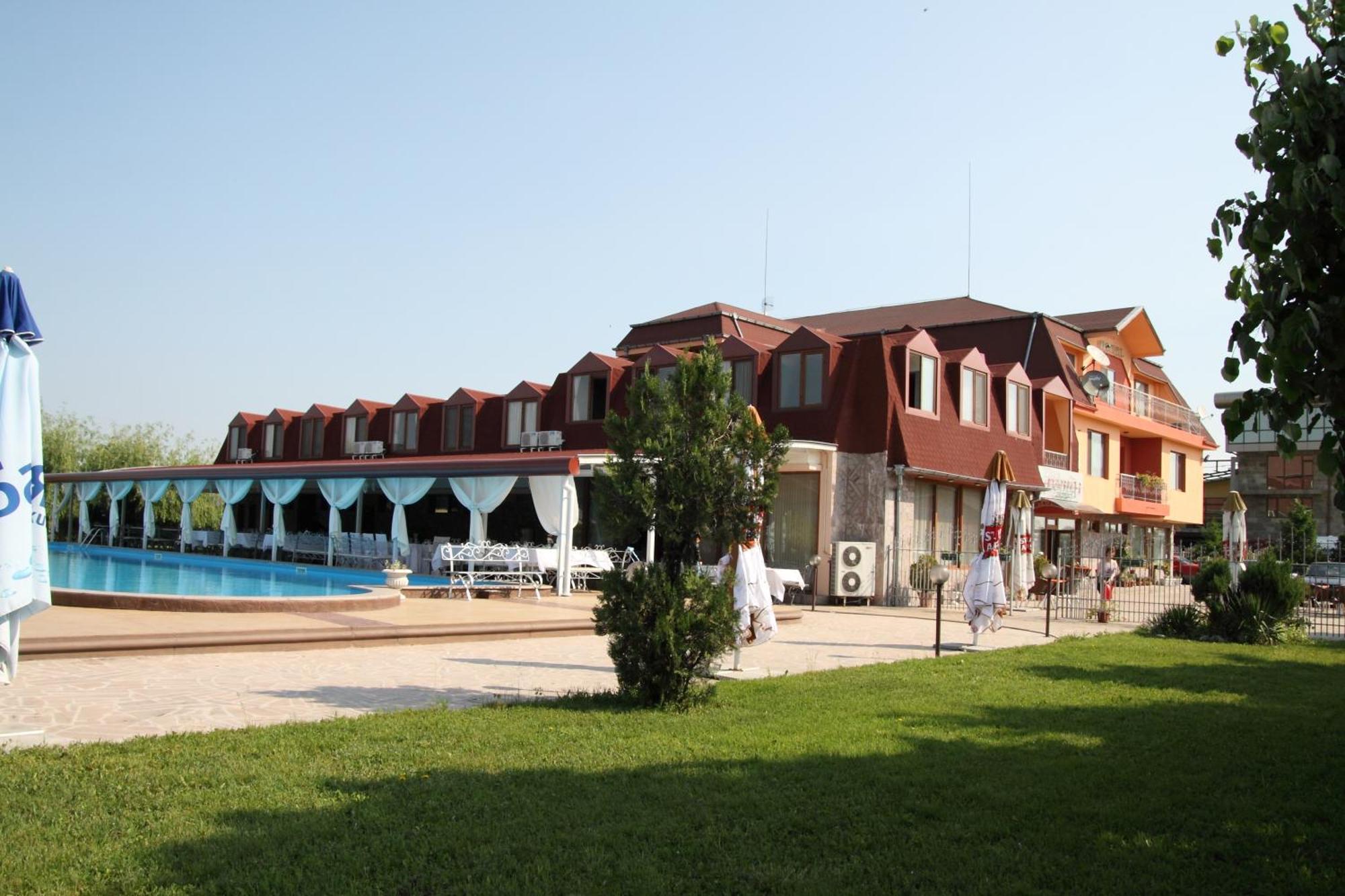 Complex Racic Hotel Voyvodinovo Luaran gambar