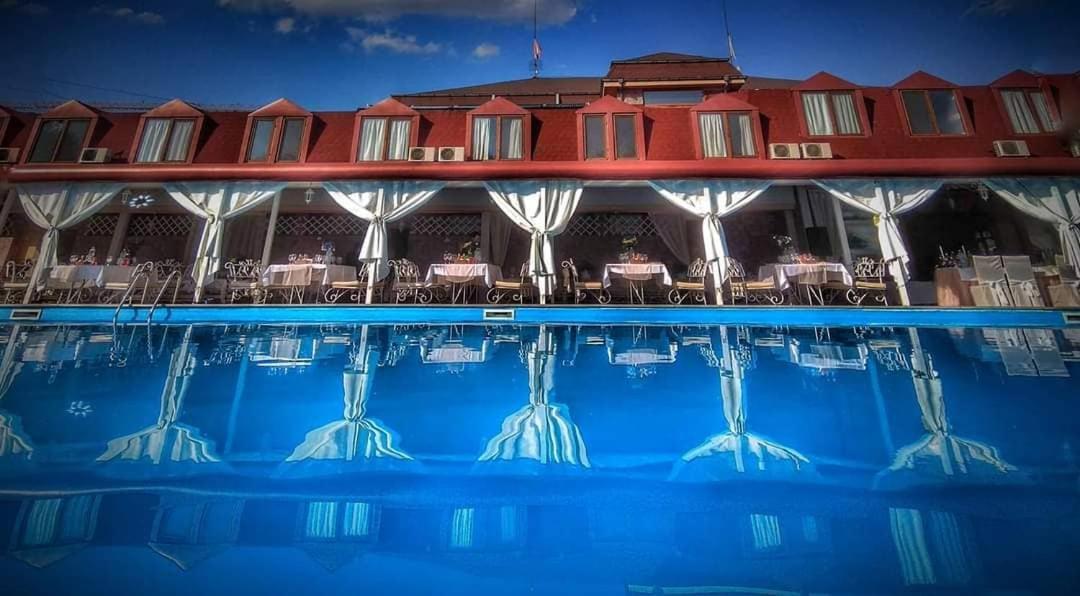 Complex Racic Hotel Voyvodinovo Luaran gambar