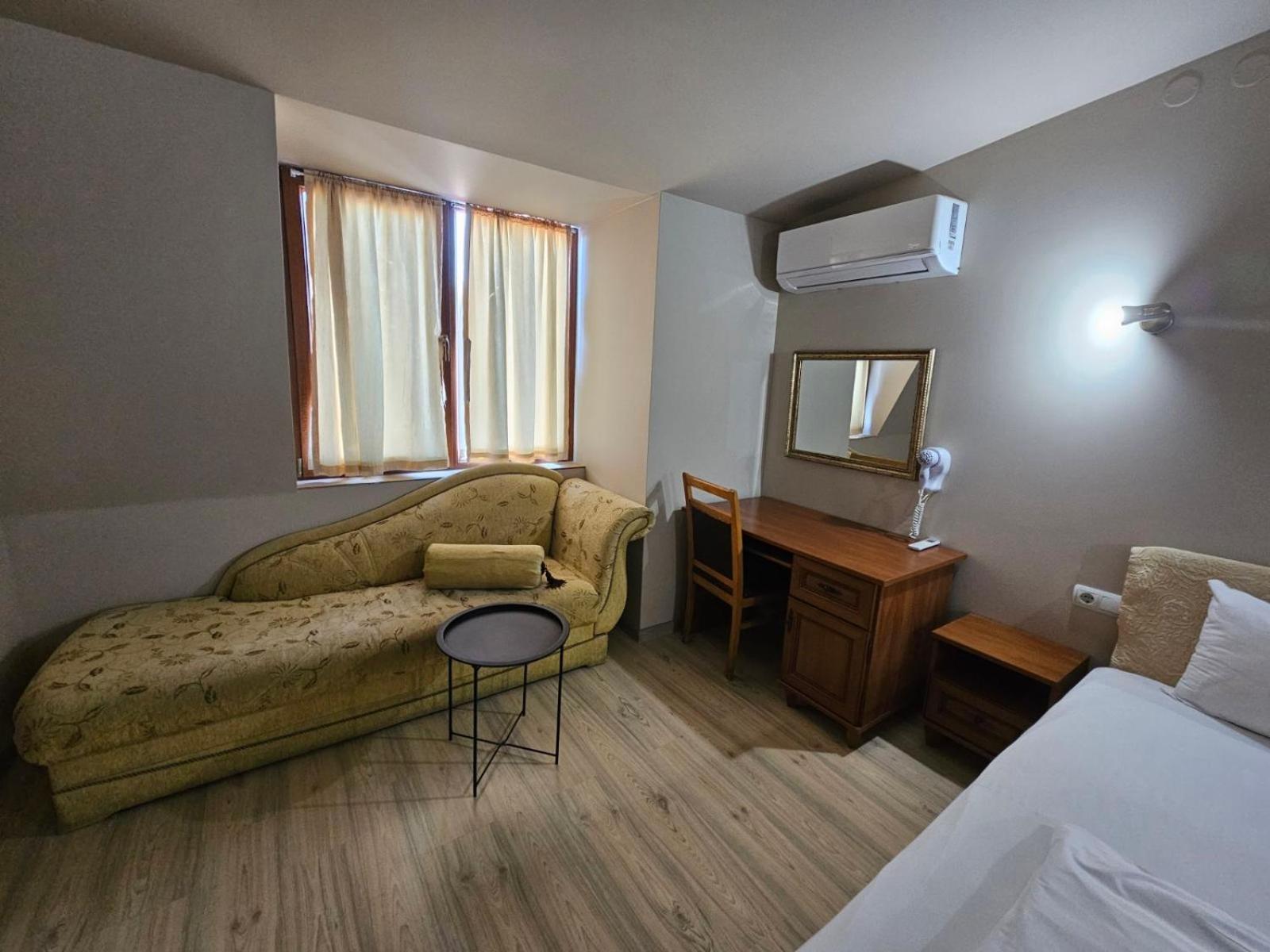 Complex Racic Hotel Voyvodinovo Luaran gambar
